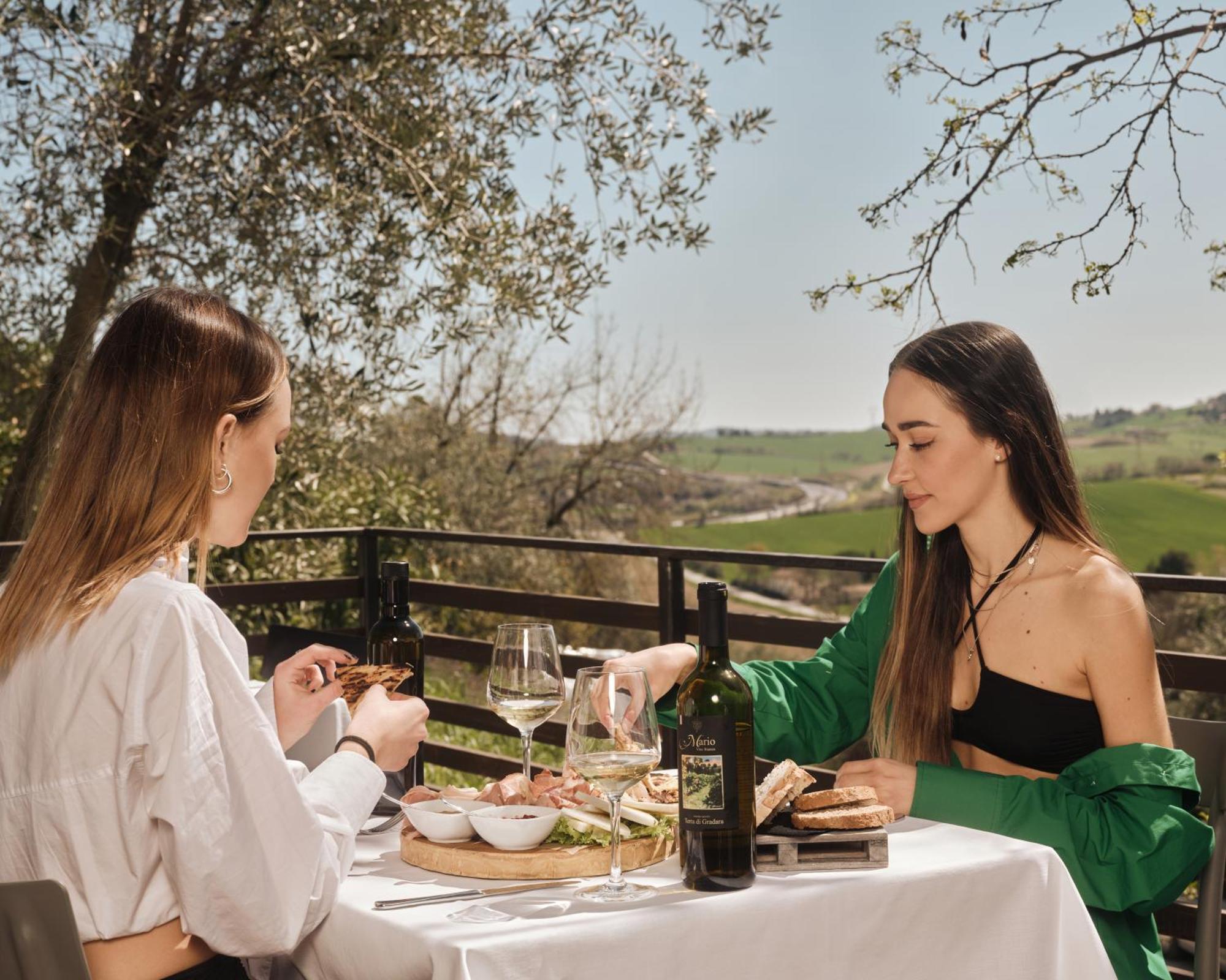 Terra Di Gradara Villa ภายนอก รูปภาพ